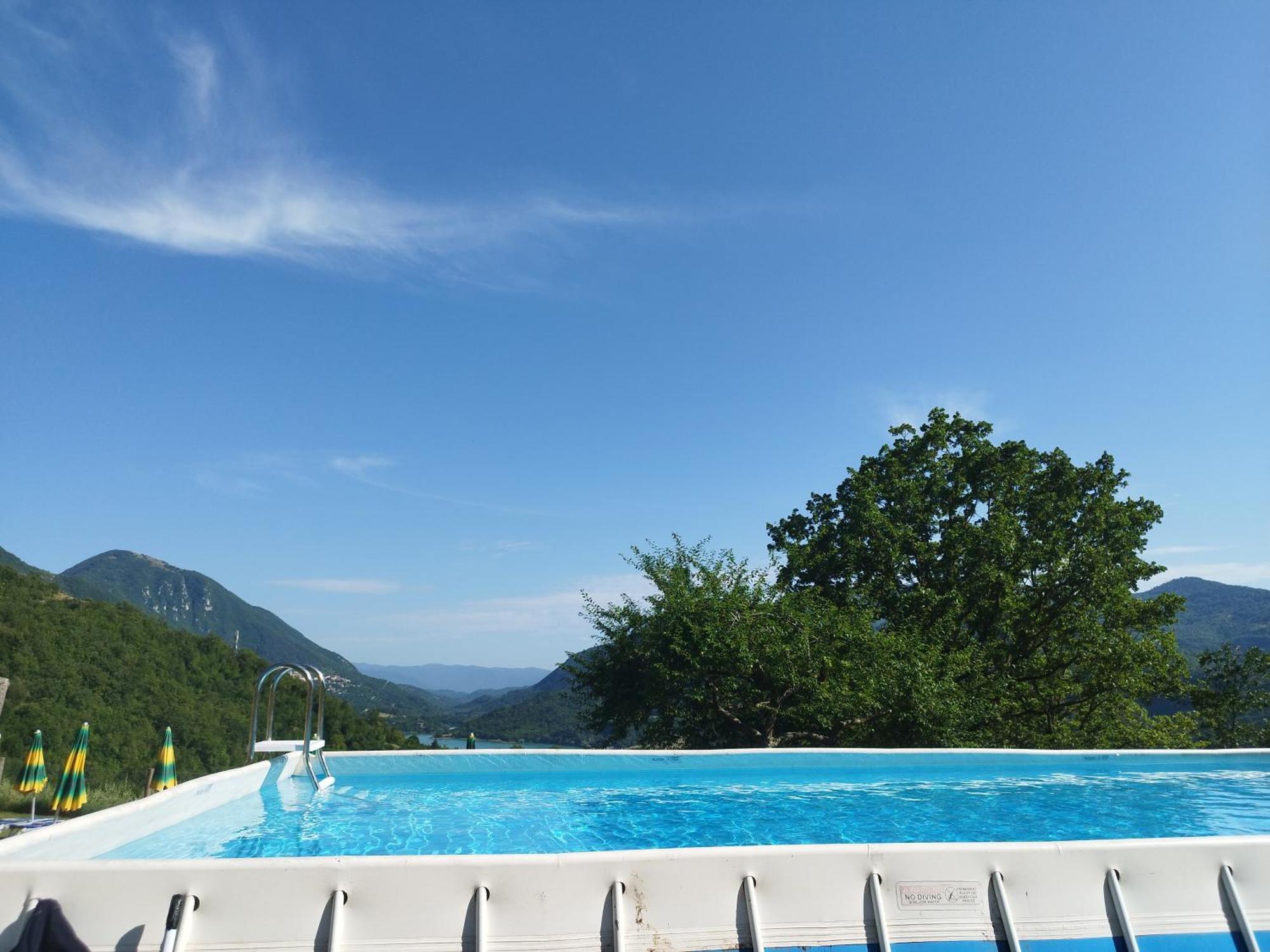 Agriturismo Le Cascine كاستل دي تورا المظهر الخارجي الصورة