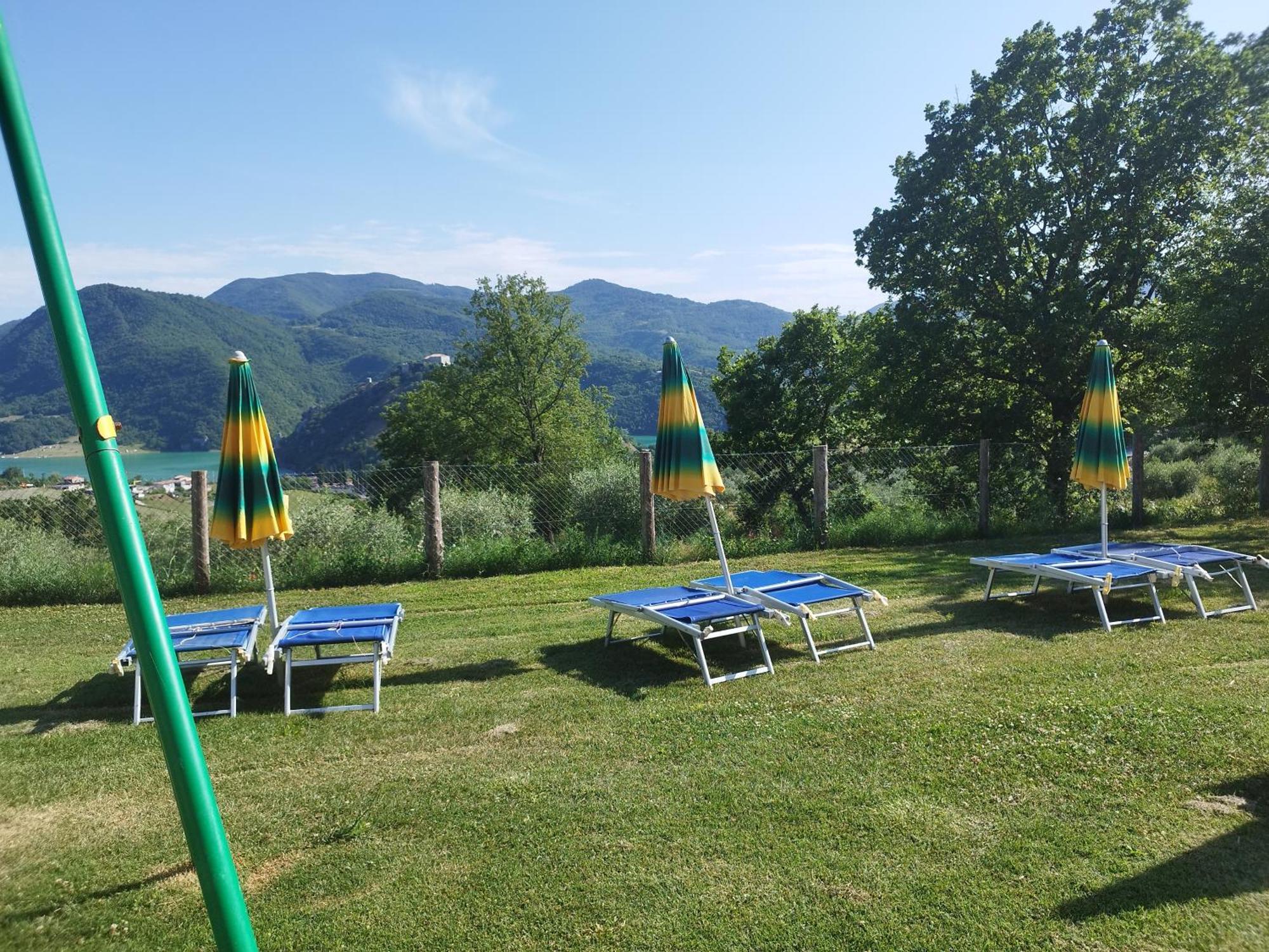 Agriturismo Le Cascine كاستل دي تورا المظهر الخارجي الصورة