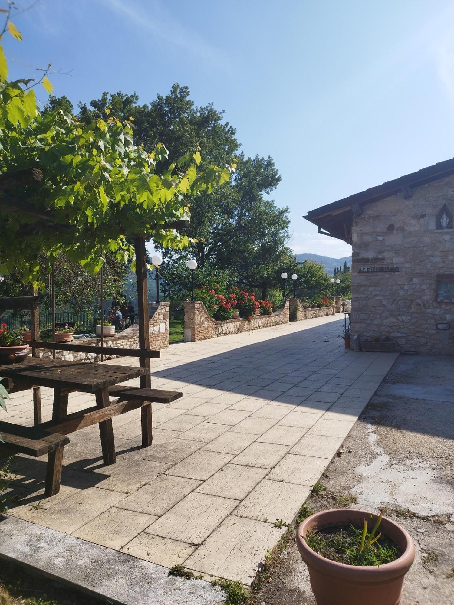 Agriturismo Le Cascine كاستل دي تورا المظهر الخارجي الصورة